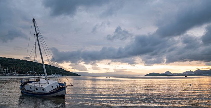 澳洲男出海遇风暴 漂流太平洋两个月终获救