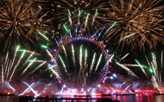 組圖：2023英國慶新年 倫敦舉行煙火表演