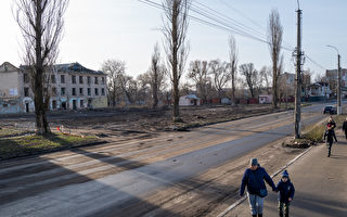 组图：乌克兰小镇博罗江卡逐渐恢复生机