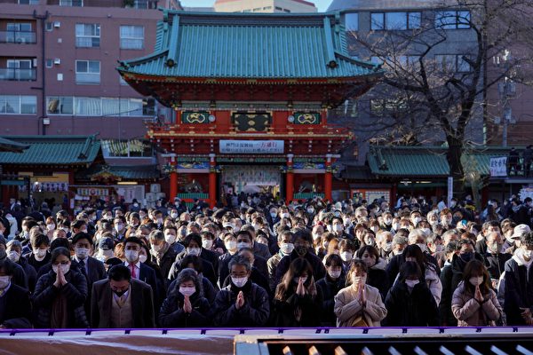 組圖：迎2023 日本民眾參加新年參拜活動