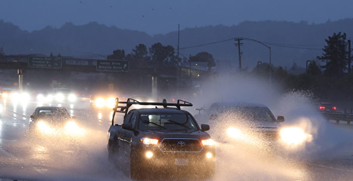 强风暴袭加州 18万户断电 州长宣布紧急状态