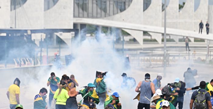 质疑大选舞弊 巴西前总统支持者示威抗议