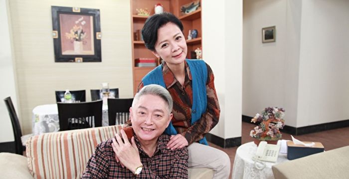 李国超带伤出演8点档 首与妻高欣欣搭档拍戏