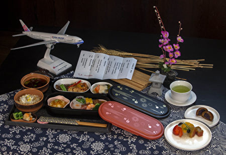 中华航空携手“灯灯庵”餐厅，1月15日起在日本航线推出豪华商务舱/商务舱专属日式餐点。
