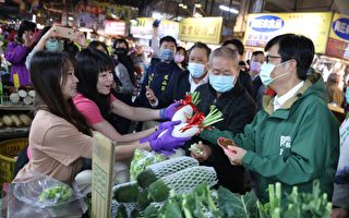 陈其迈年前视察市场 农业局：蔬果肉品充足、价格平稳