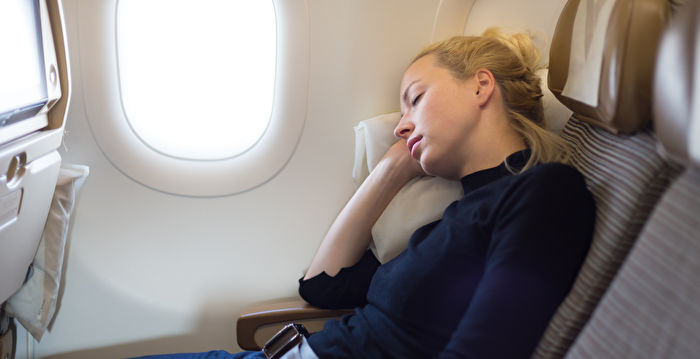 搭机时如何利用“粉红噪音”帮助你入睡？