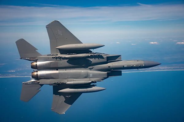 美军新型F-15EX战机打破两关键纪录 视频曝光