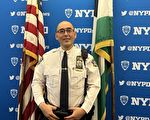 纽约市华裔警督给大纪元读者拜年