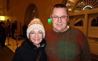 神韻撫慰人心 公司老闆：二胡演奏讓我感動