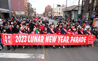 紐約法拉盛新年遊行熱鬧登場 十萬觀眾爭睹
