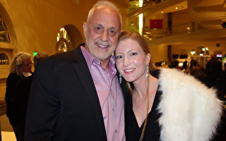 公司老闆夫婦愛上神韻 打算每年都看