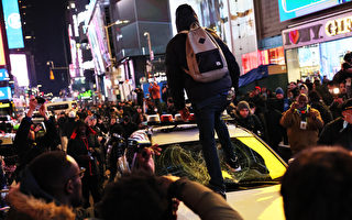 反警示威潮再起 三天四輛紐約警車遭破壞