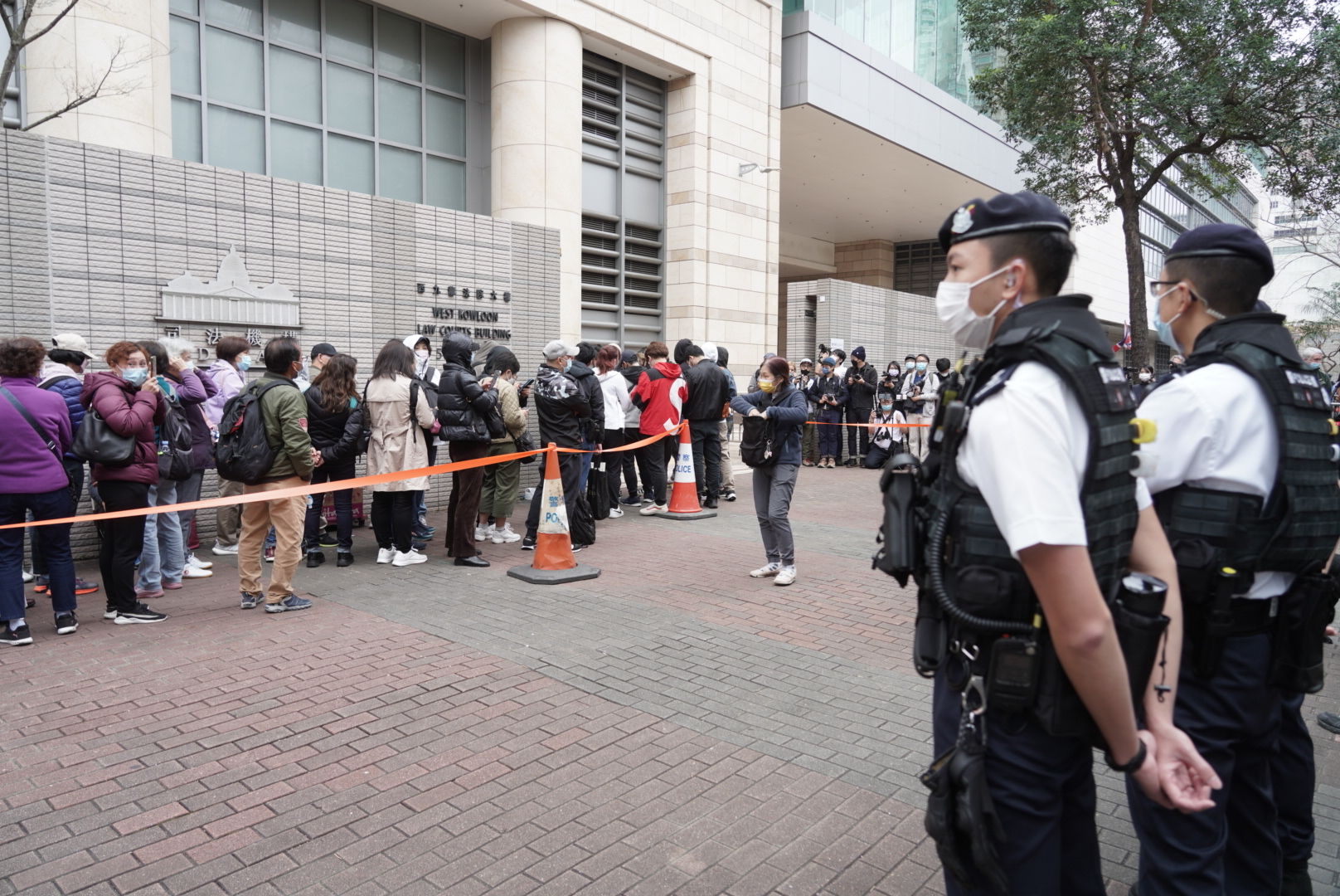 香港47人案未審先囚近兩年今開審| 串謀顛覆國家政權| 民主派初選