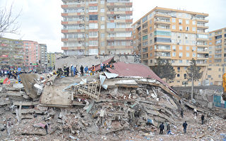 组图：土耳其强震 造成至少五千人死亡