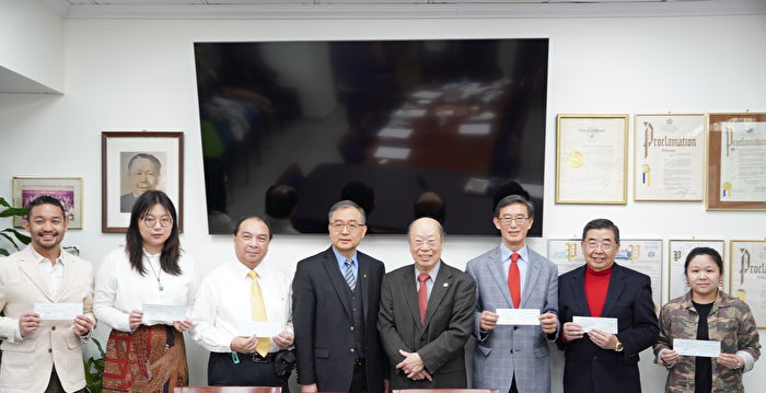 纽约中美联谊会颁发27万“于斌枢机奖助金”