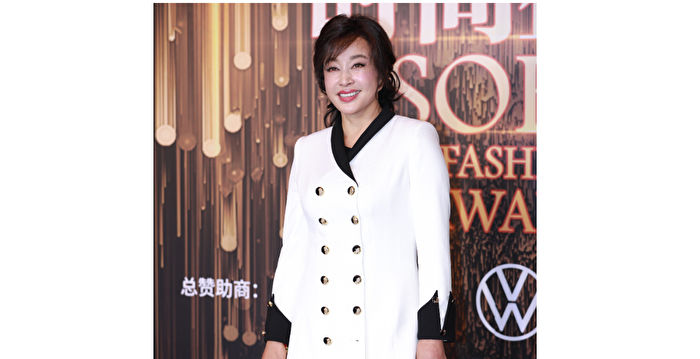 曾身陷囹圄财产归零 刘晓庆开直播卖书法作品