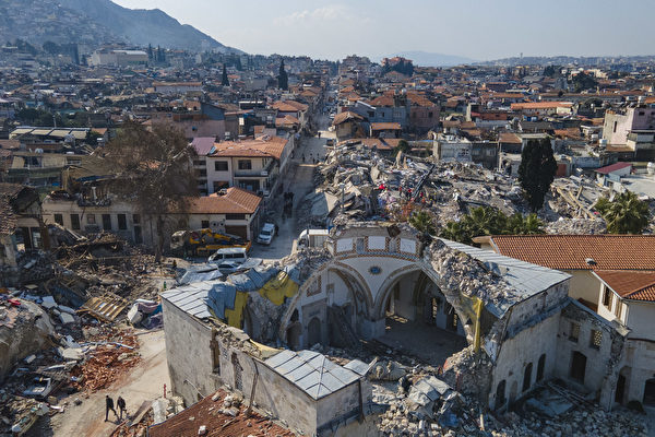 土耳其地震2.5萬人死 一家5口被埋5天後獲救