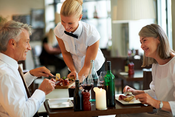 對抗通脹 美國消費者更願意減少去餐館次數