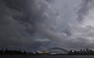 强雷暴横扫悉尼 帆船赛与火车系统陷入混乱