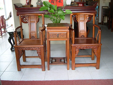 漢式肖楠木太師椅，約清末時期（西元1900）。