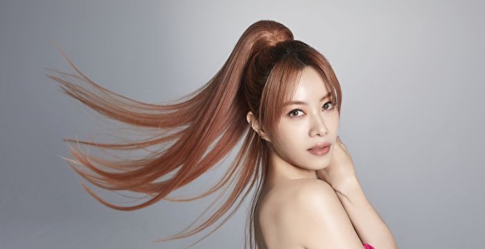 徐怀钰4月开唱 释出主视觉看不出44岁