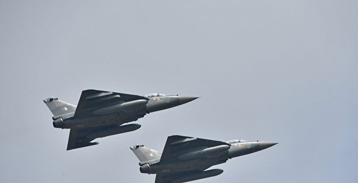 印度国产轻型战机 首次参加境外空军演习