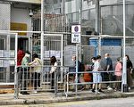 港保安局局長懼市民探監