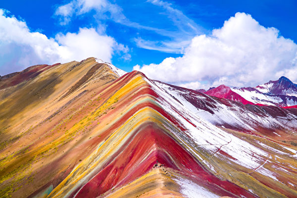 组图：地质奇观 秘鲁美丽迷人的彩虹山