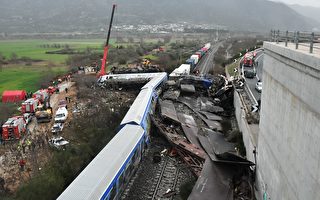 希腊两列火车对撞 至少36死85伤