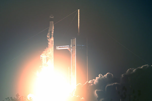 SpaceX成功將NASA四名宇航員送往空間站