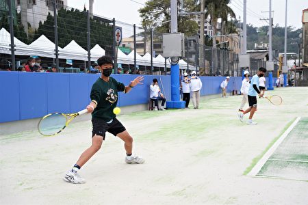 全中運網球賽事因選手受傷，確定延賽並更換場地至竹南運動公園網球場。圖為網球資格賽比賽畫面，圖中選手非受傷當事人。