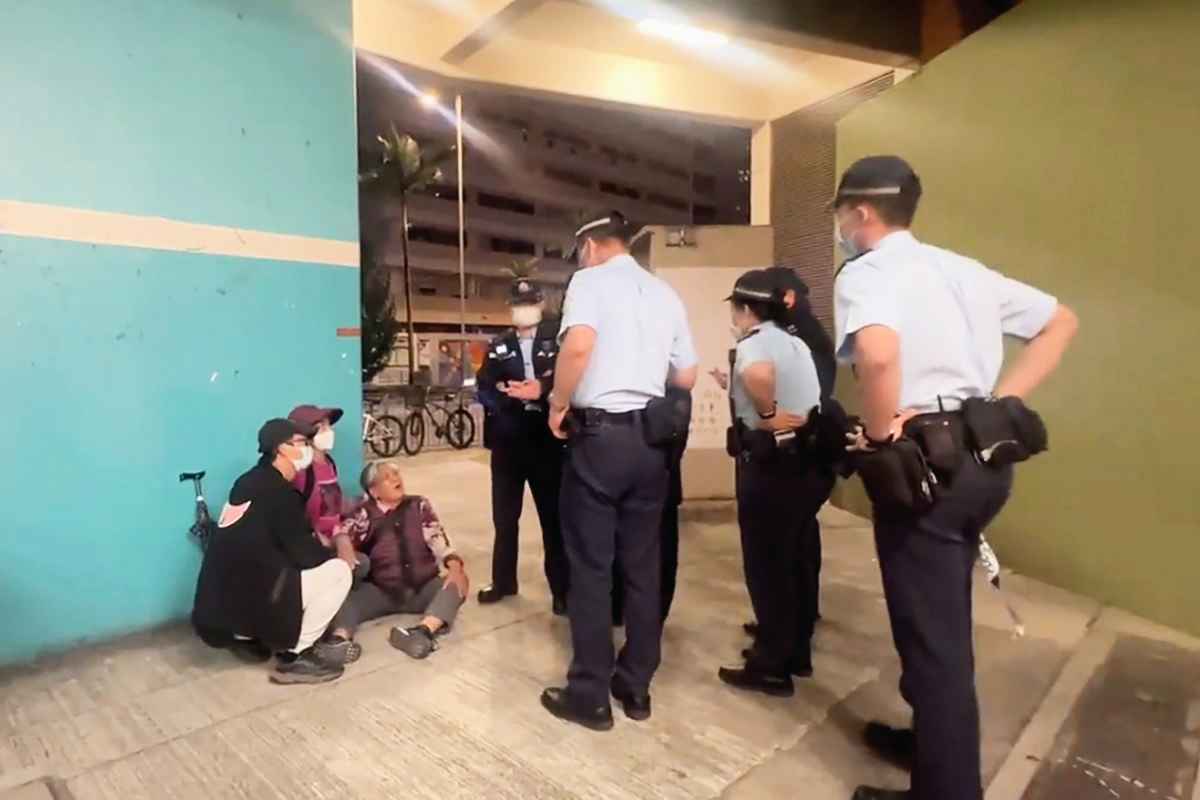 香港九旬妇如厕暂托人看档遭没收栗子车| 流动小贩牌照| 食环署| 大纪元