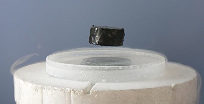 研究称制造出无需超高压的室温超导体