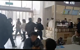 学生不满“半封控” 陕西一院校爆冲突
