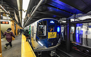 纽约地铁A车启用新车厢 更快、更安全