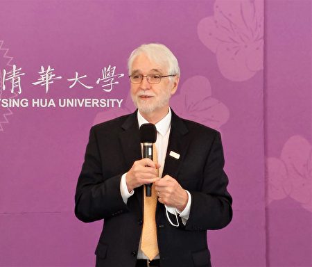 伊利諾大學系統總校長柯霖指出，伊利諾一直很重視與清華大學的伙伴關係，也同樣重視培養學生多元的能力。