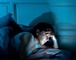 研究：睡前避免电子设备可降低妊娠糖尿病风险