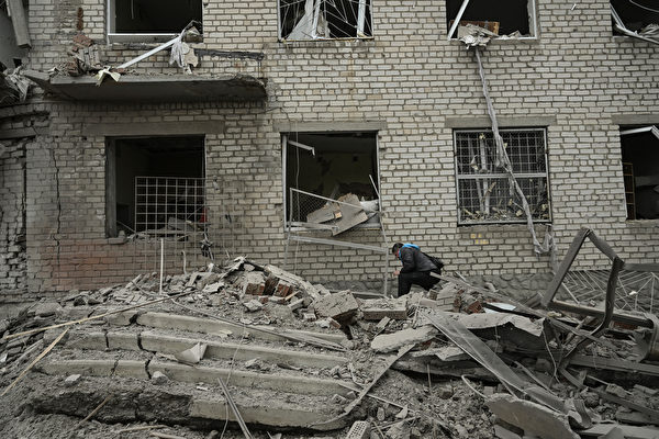 組圖：俄軍襲烏克蘭斯洛維揚斯克 至少2人死亡