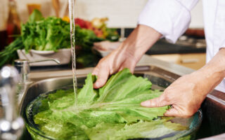 這些蔬菜最易殘留農藥 如何清洗最安心？