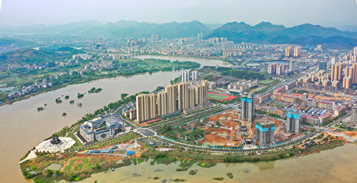 大陆华南十条河发生超警洪水 江西村镇被淹