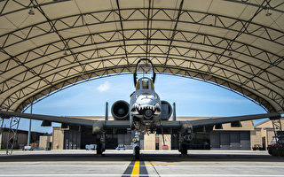 美軍A-10攻擊機退役 被送往「飛機墳場」
