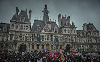 法國憲法法院批准年金改革 反對者持續抗爭
