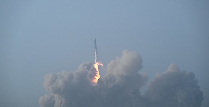 SpaceX“星舰”成功发射 但在空中爆炸