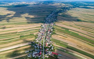 波蘭村莊數千居民都住同一條街 綿延9公里
