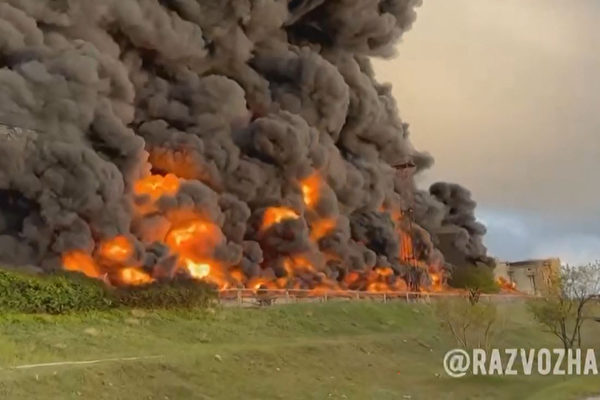 视频：克里米亚港口大火 疑遭无人机袭击