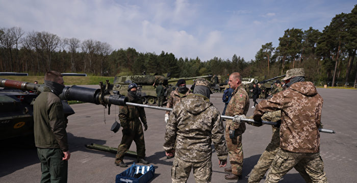 组图：乌克兰士兵在德训练 学习操作豹1坦克