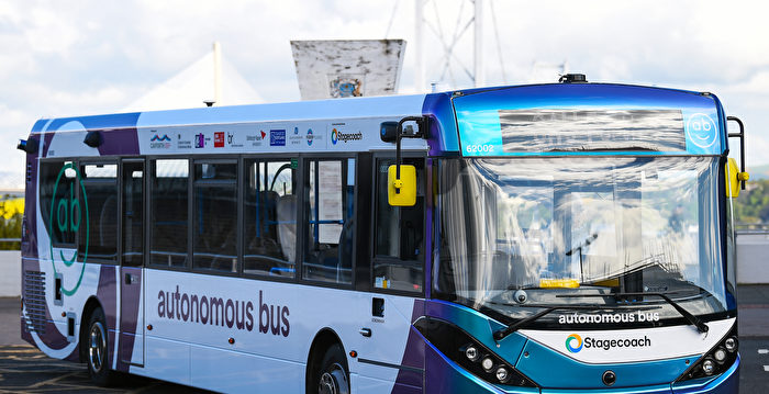 组图：英国首辆自动驾驶巴士 将在爱丁堡上路