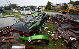 龙卷风袭击德州南部 一人死亡 数十所房屋受损