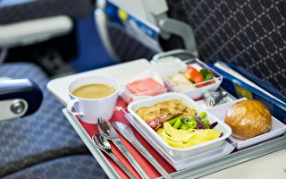 空服員透露 他們在飛機上不吃這些食物