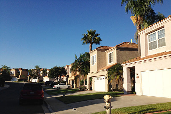 加州中位房價突破80萬美元 未來還會漲嗎？